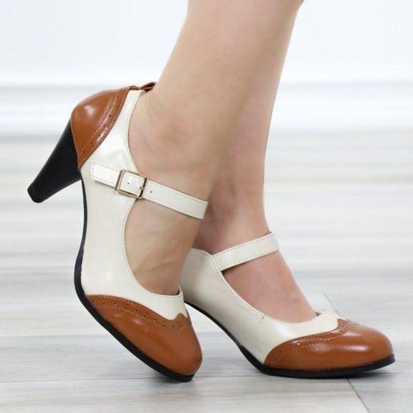 Shoes - Oxford White & Tan Vintage Round Toe Pump